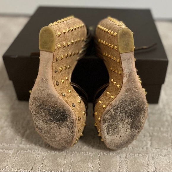 🔥GUCCI Leather Cork Studded Wedge Sandals in Light Bronze - Picture 3 of 4